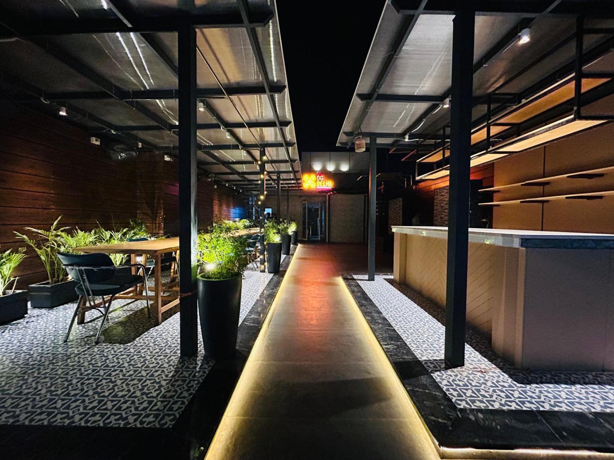 Gallivanto Inn Делхи Екстериор снимка