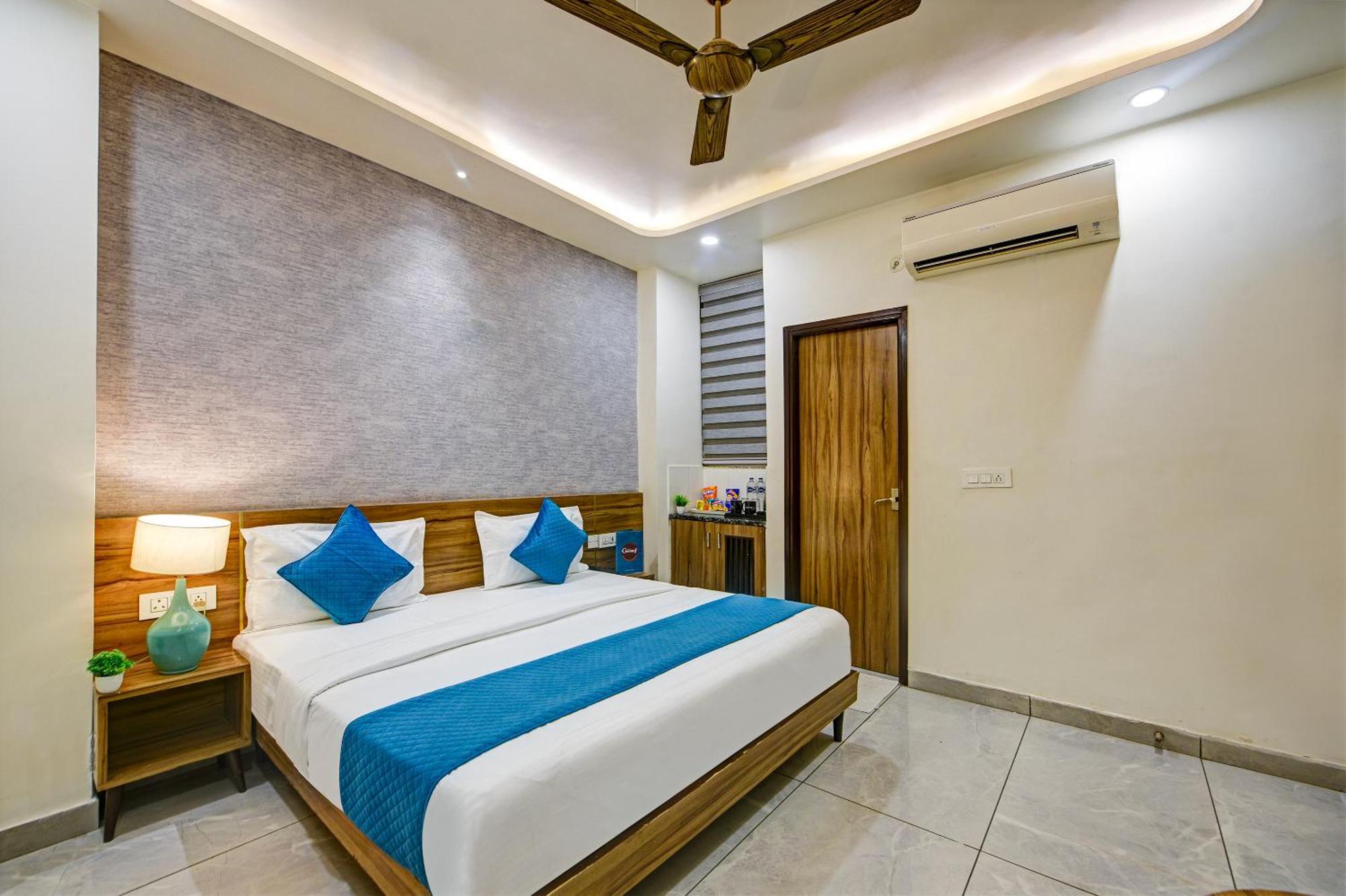 Gallivanto Inn Делхи Екстериор снимка