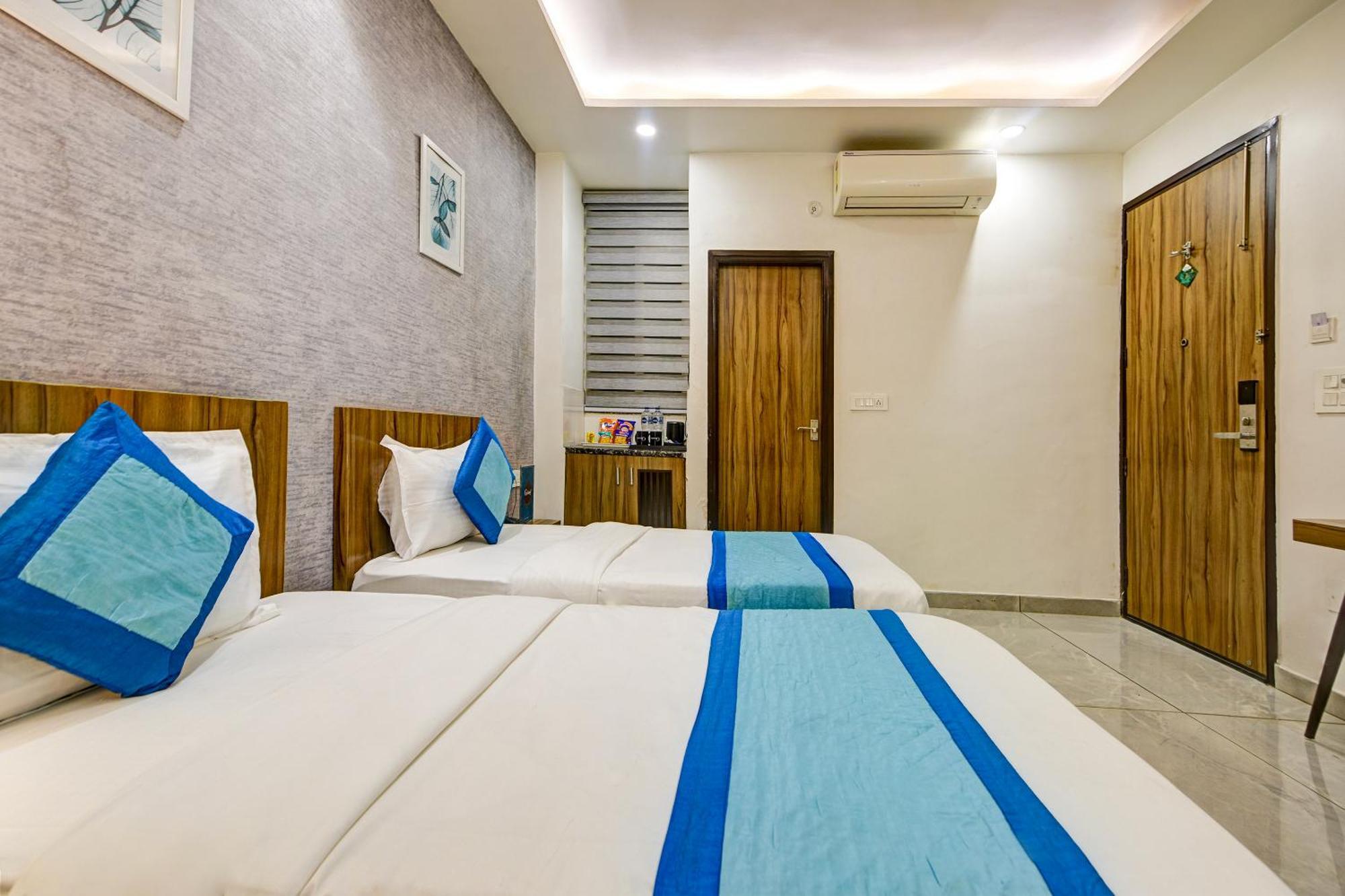 Gallivanto Inn Делхи Екстериор снимка